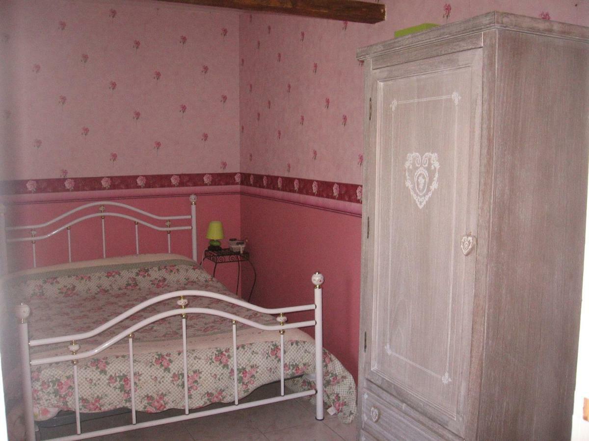 Ferme De Montigny Bed & Breakfast Asnieres-en-Bessin Dış mekan fotoğraf