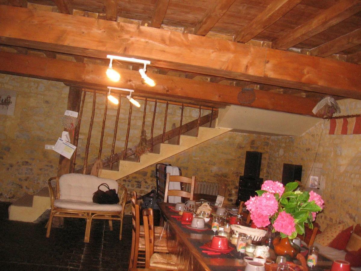 Ferme De Montigny Bed & Breakfast Asnieres-en-Bessin Dış mekan fotoğraf